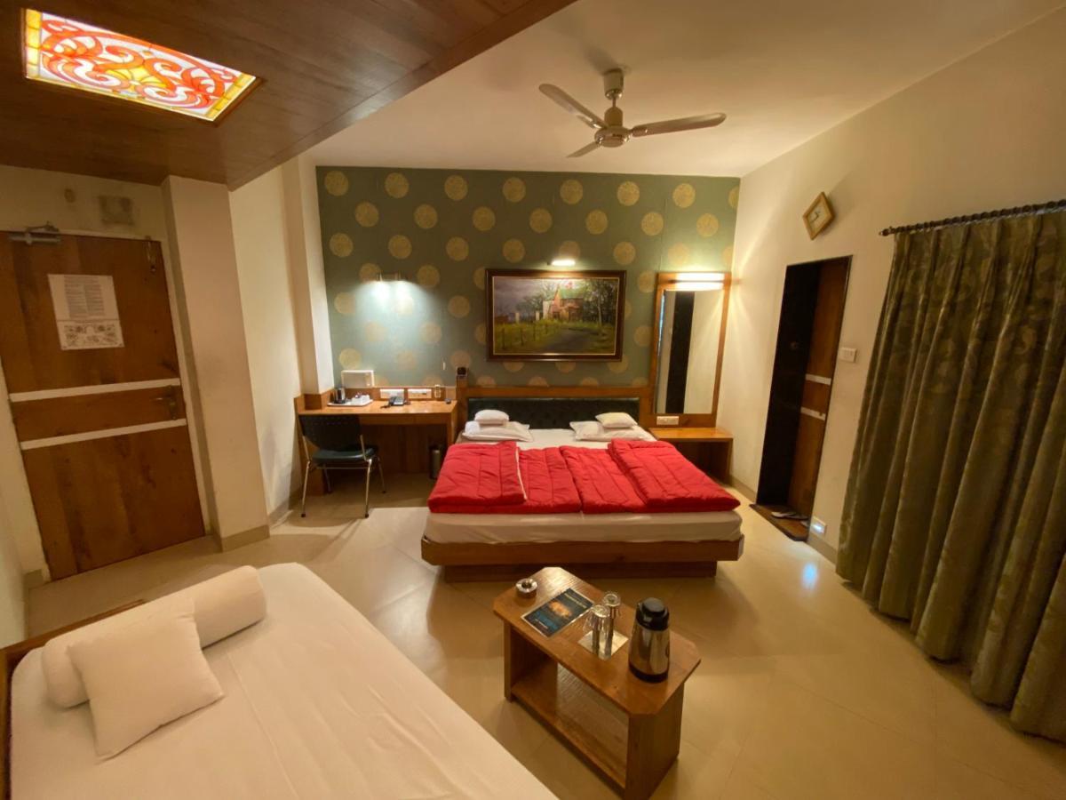 Panchavati Elite Inn Нашик Екстер'єр фото